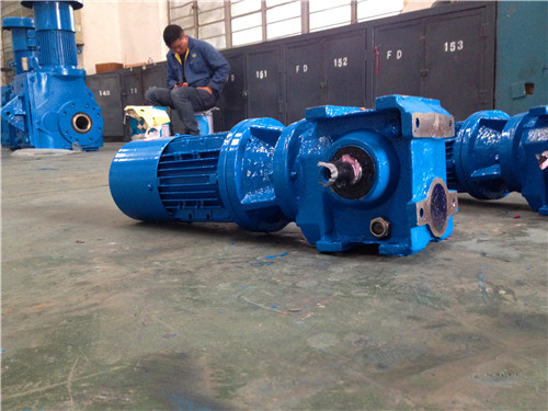 冷卻塔專用減速機的工作環(huán)境對其性能有何影響？